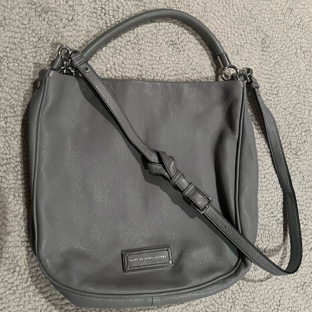 Marc Jacob’s crossbody hobo tote with grey pebble leather